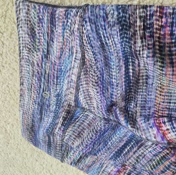 EUC LULULEMON WUNDER Train High-Rise Tight DIGITAL OASIS WHITE MULTI 23” Size 4 - Picture 13 of 16